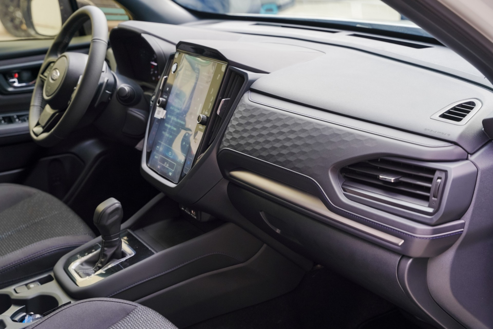 Subaru Forester 2025 ra mắt Việt Nam, tăng giá hơn 300 triệu đồng so với đời cũ