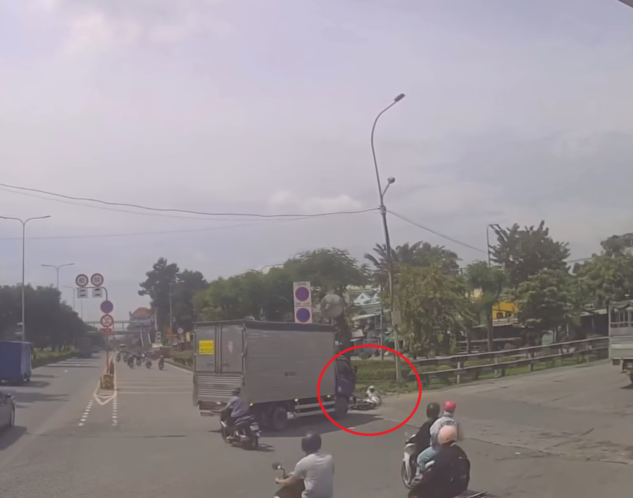 Tổng hợp tin tức tai nạn giao thông mới nhất ngày hôm nay 13/11/2025