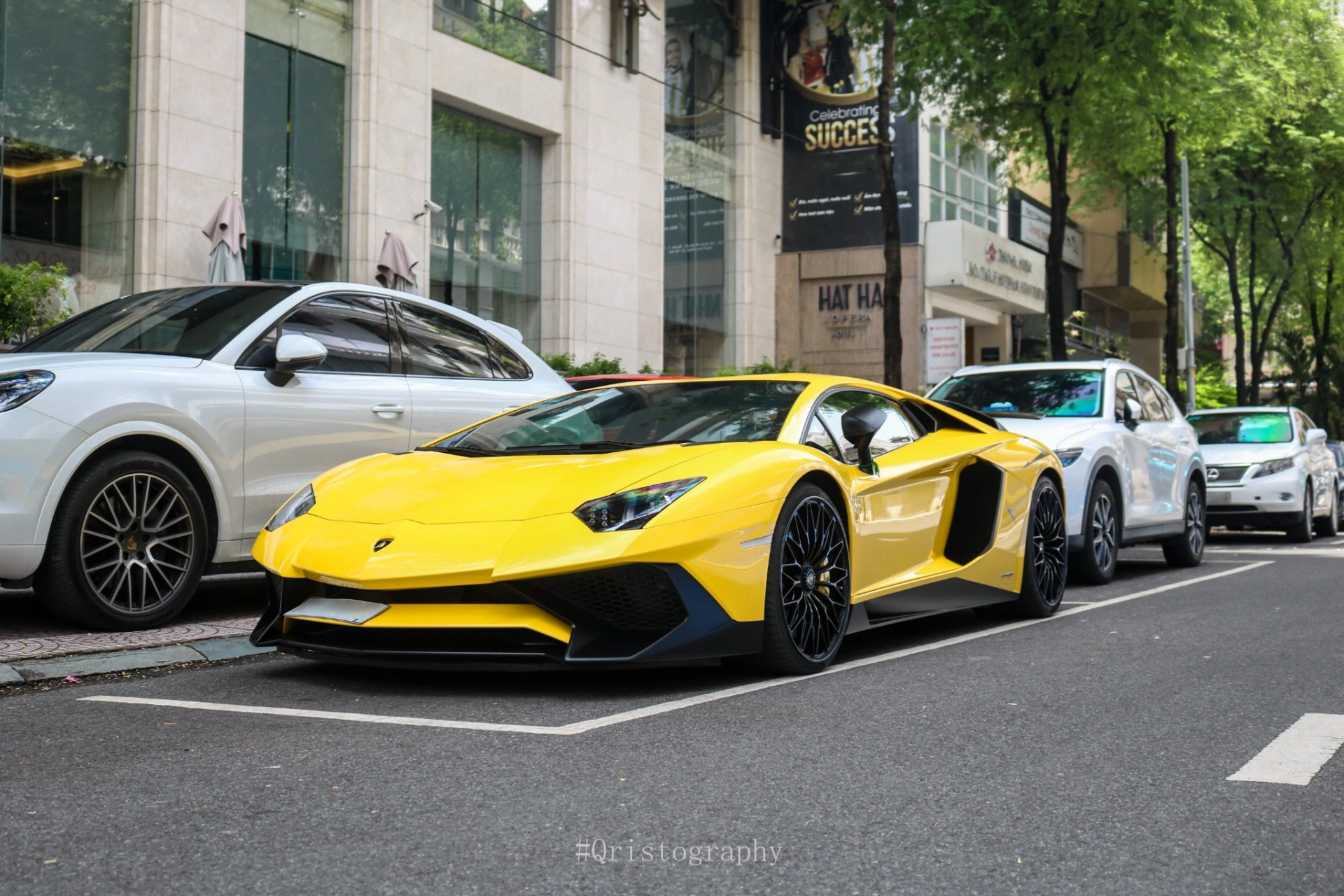 Chiêm ngưỡng dàn siêu xe hàng trăm tỉ của bà chủ Mailisa