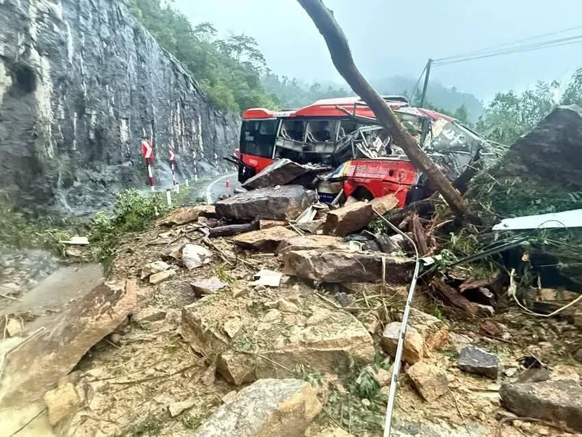 Tổng hợp tin tức tai nạn giao thông mới nhất ngày hôm nay 17/11/2025