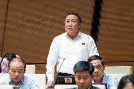 Đề xuất miễn bắt buộc ghế trẻ em cho taxi và xe công nghệ