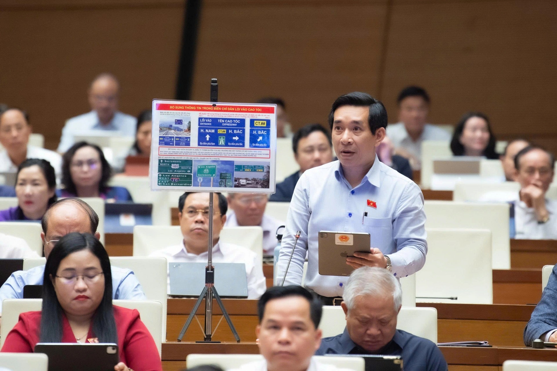 Đề xuất miễn bắt buộc ghế trẻ em cho taxi và xe công nghệ Đề xuất miễn bắt buộc ghế trẻ em cho taxi và xe công nghệ