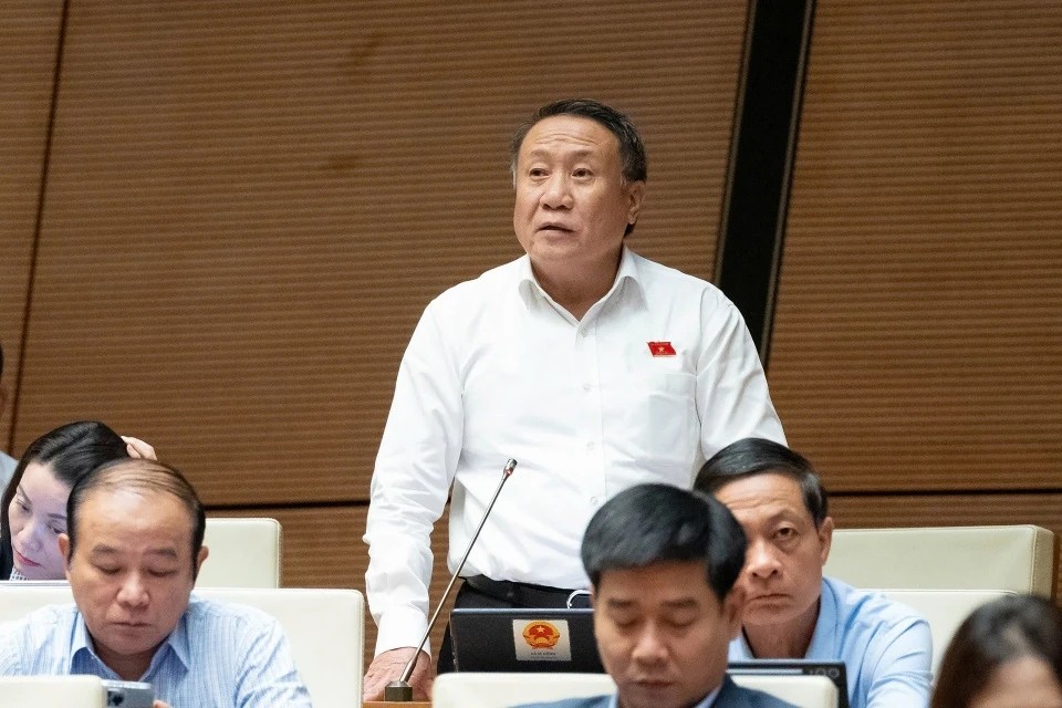 Đề xuất miễn bắt buộc ghế trẻ em cho taxi và xe công nghệ