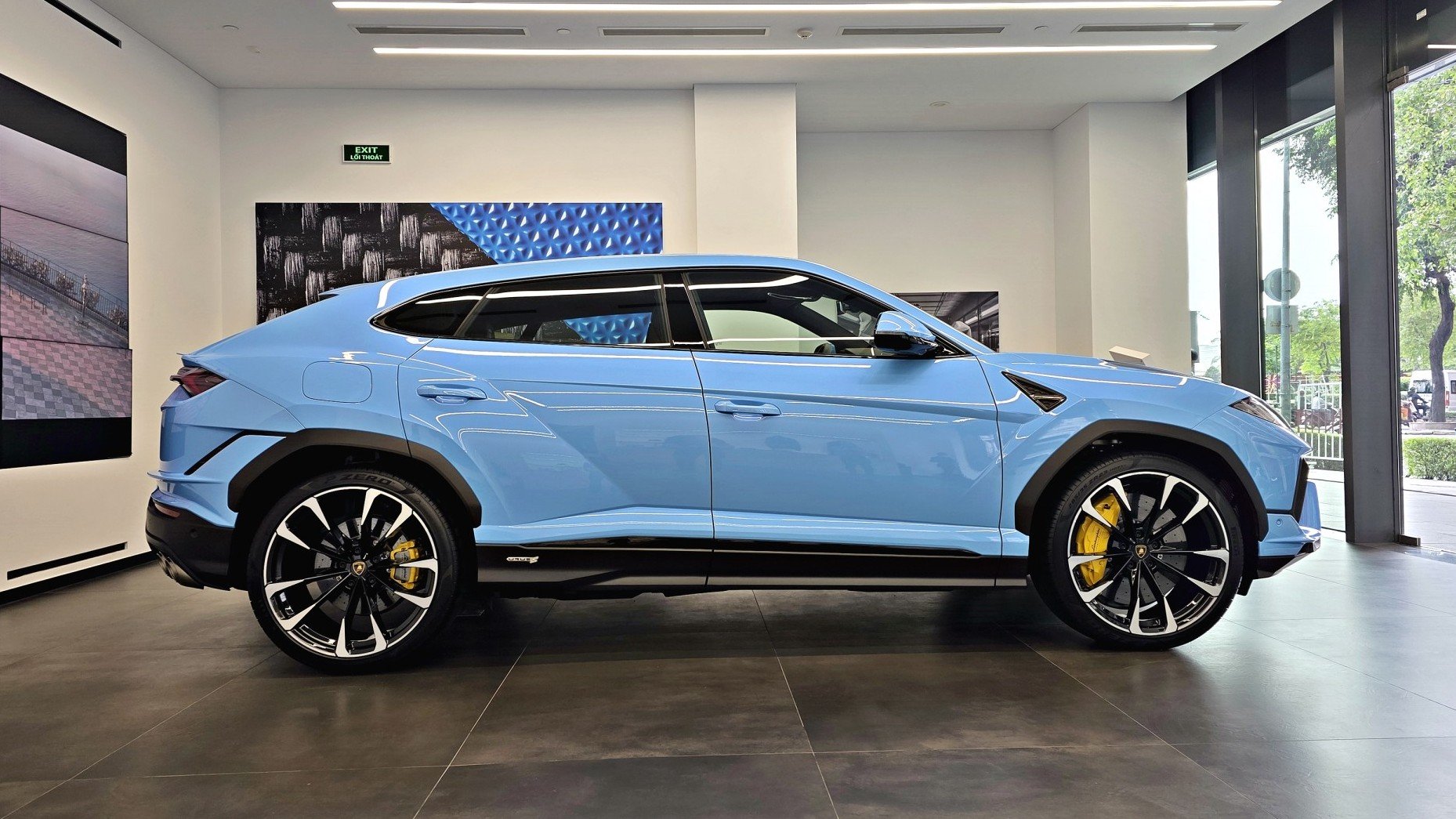 Ngắm Lamborghini Urus S giá hơn 15 tỷ đồng tại TP.HCM