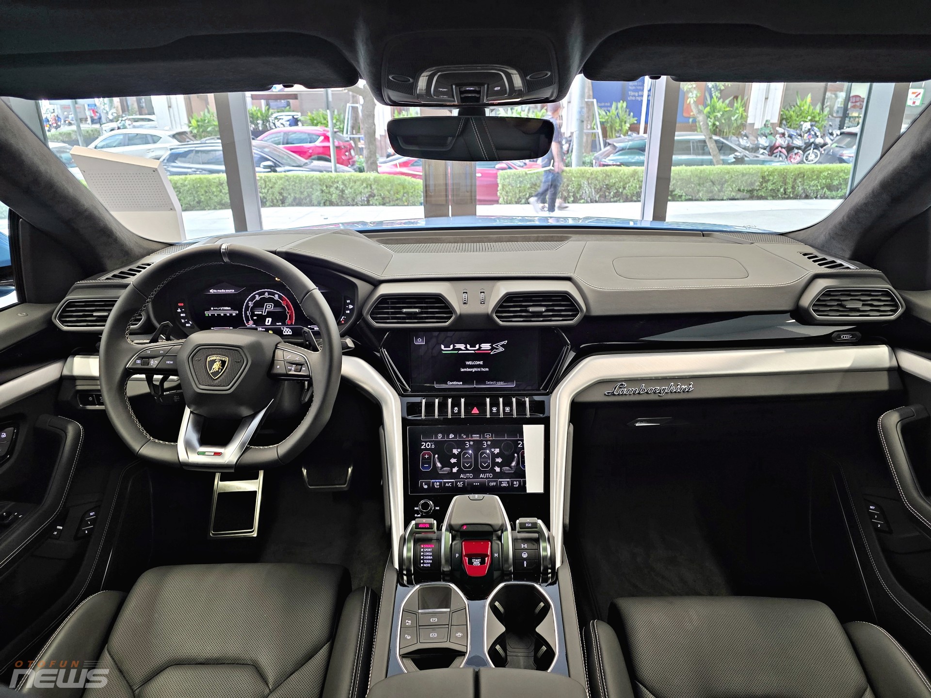 Ngắm Lamborghini Urus S giá hơn 15 tỷ đồng tại TP.HCM Ngắm Lamborghini Urus S giá hơn 15 tỷ đồng tại TP.HCM