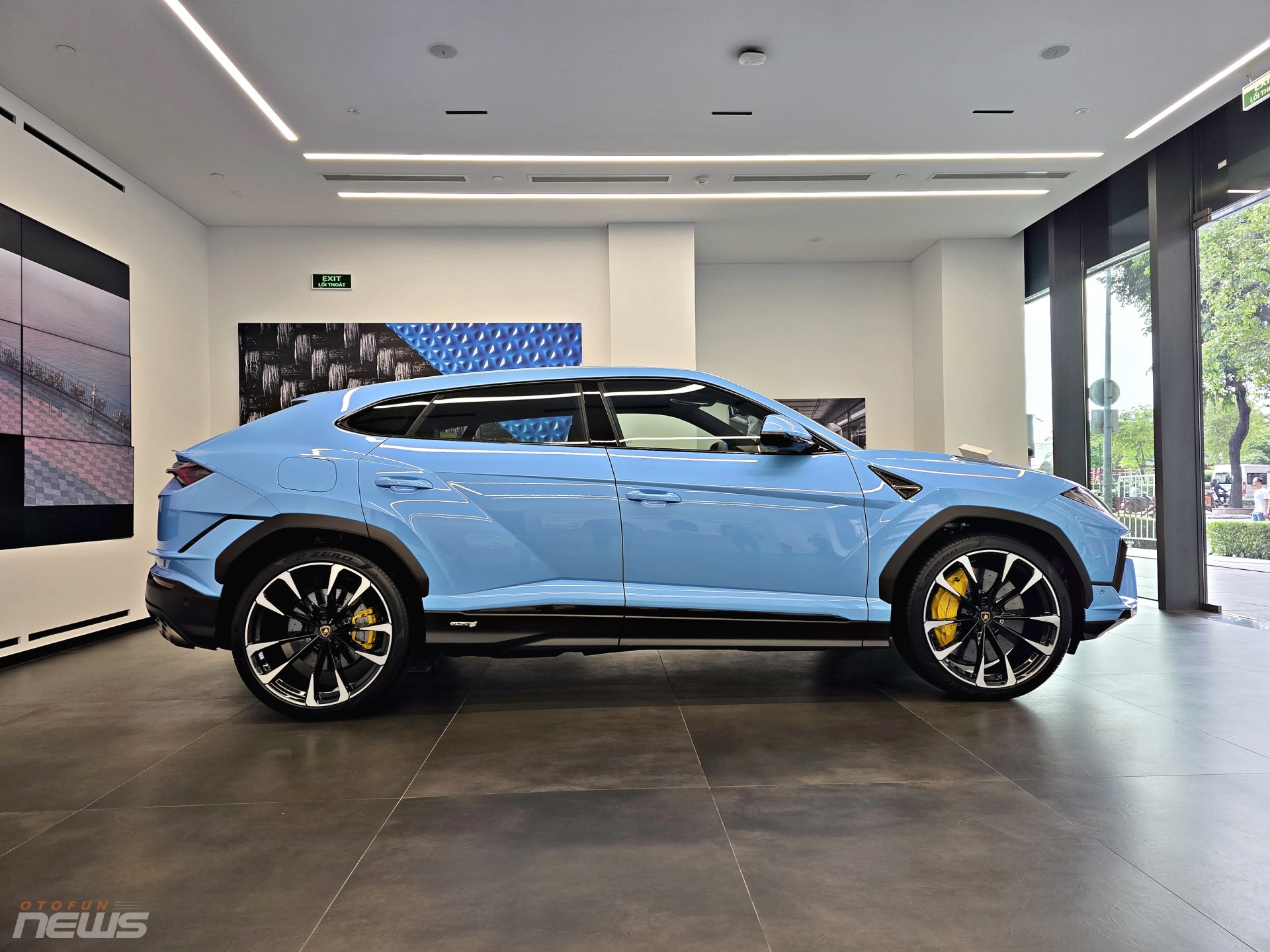 Ngắm Lamborghini Urus S giá hơn 15 tỷ đồng tại TP.HCM Ngắm Lamborghini Urus S giá hơn 15 tỷ đồng tại TP.HCM