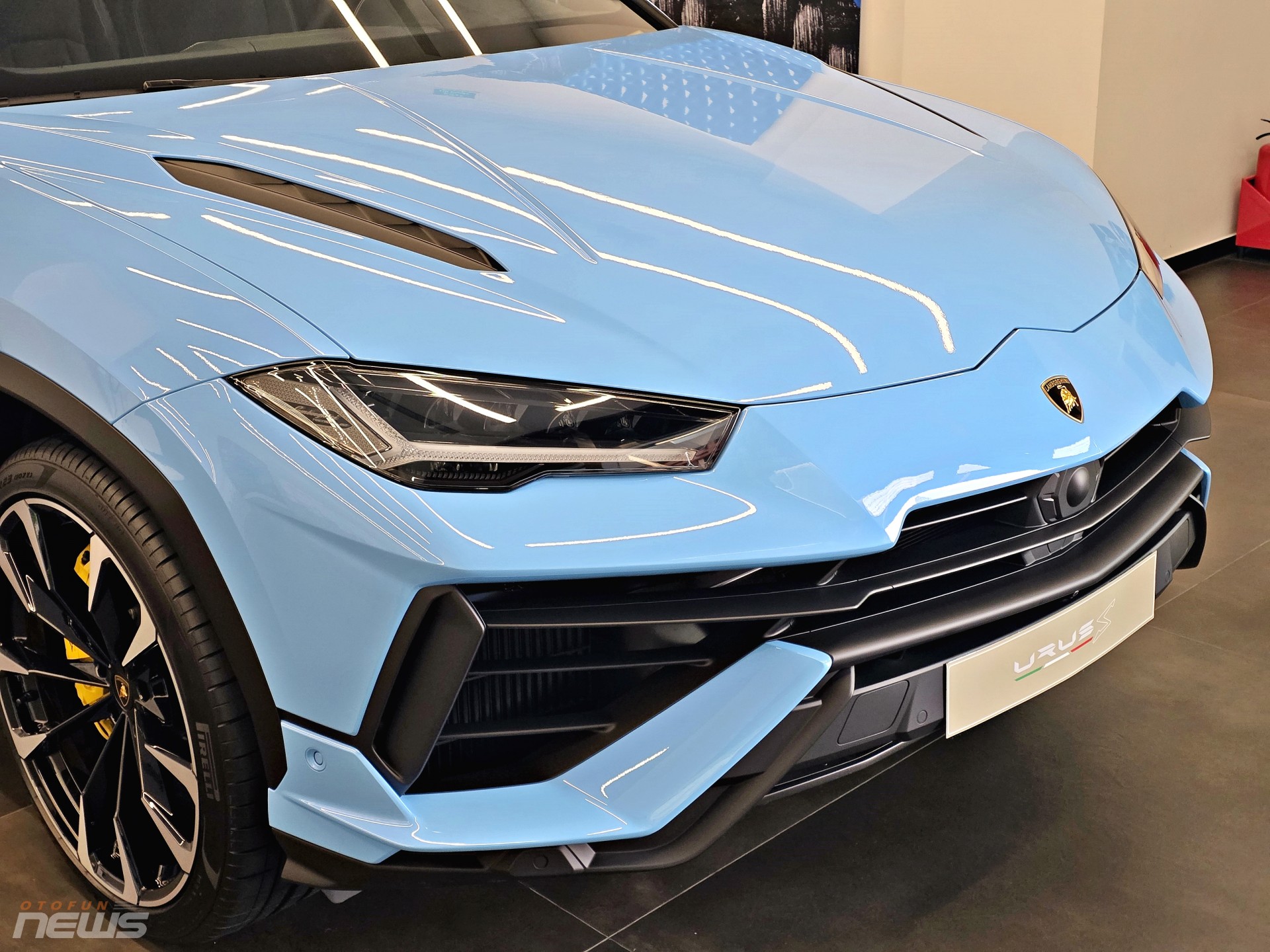 Ngắm Lamborghini Urus S giá hơn 15 tỷ đồng tại TP.HCM Ngắm Lamborghini Urus S giá hơn 15 tỷ đồng tại TP.HCM