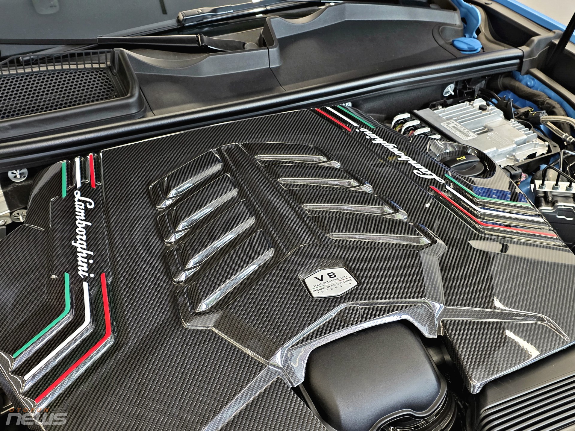 Ngắm Lamborghini Urus S giá hơn 15 tỷ đồng tại TP.HCM Ngắm Lamborghini Urus S giá hơn 15 tỷ đồng tại TP.HCM