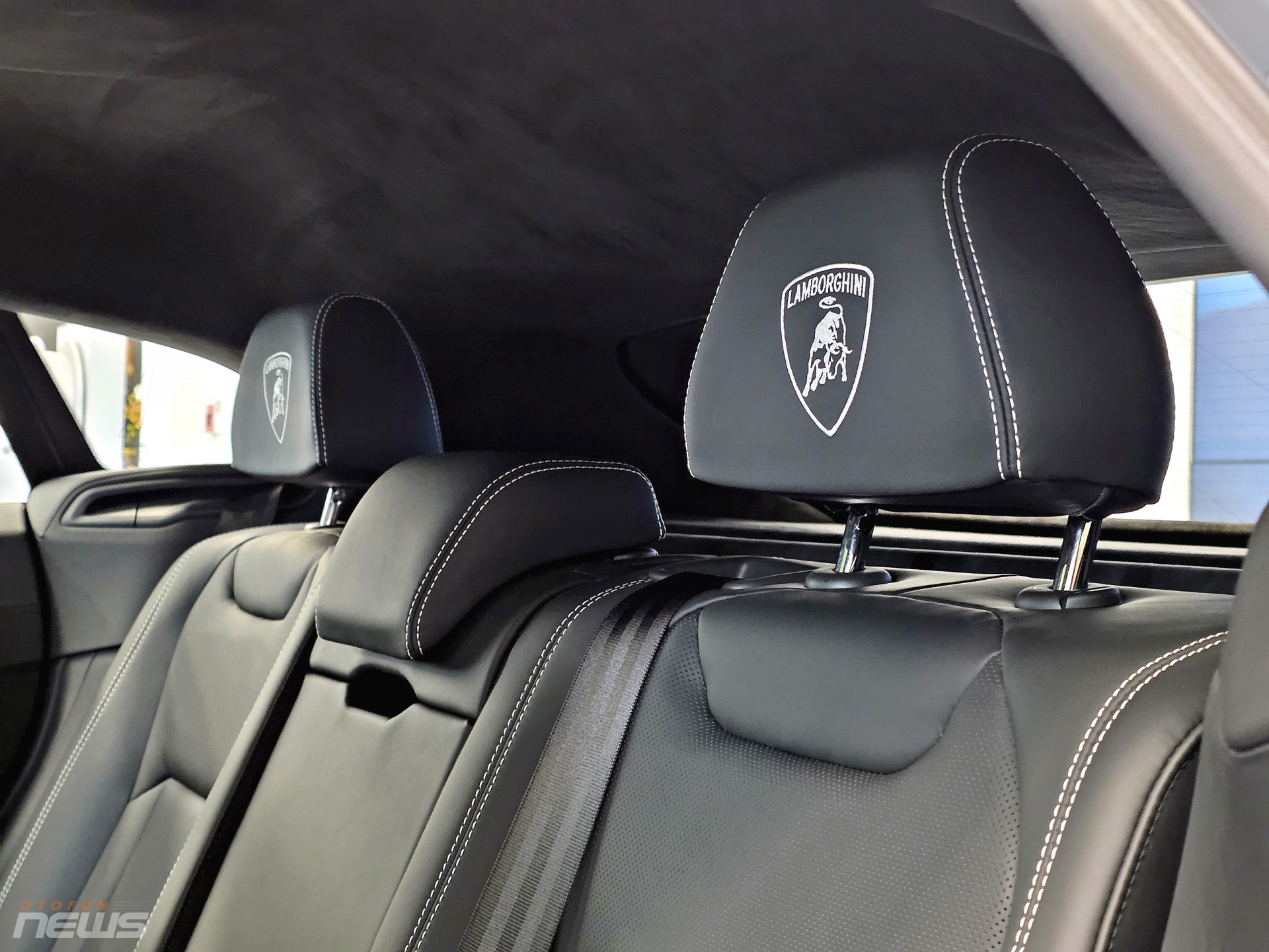 Ngắm Lamborghini Urus S giá hơn 15 tỷ đồng tại TP.HCM Ngắm Lamborghini Urus S giá hơn 15 tỷ đồng tại TP.HCM