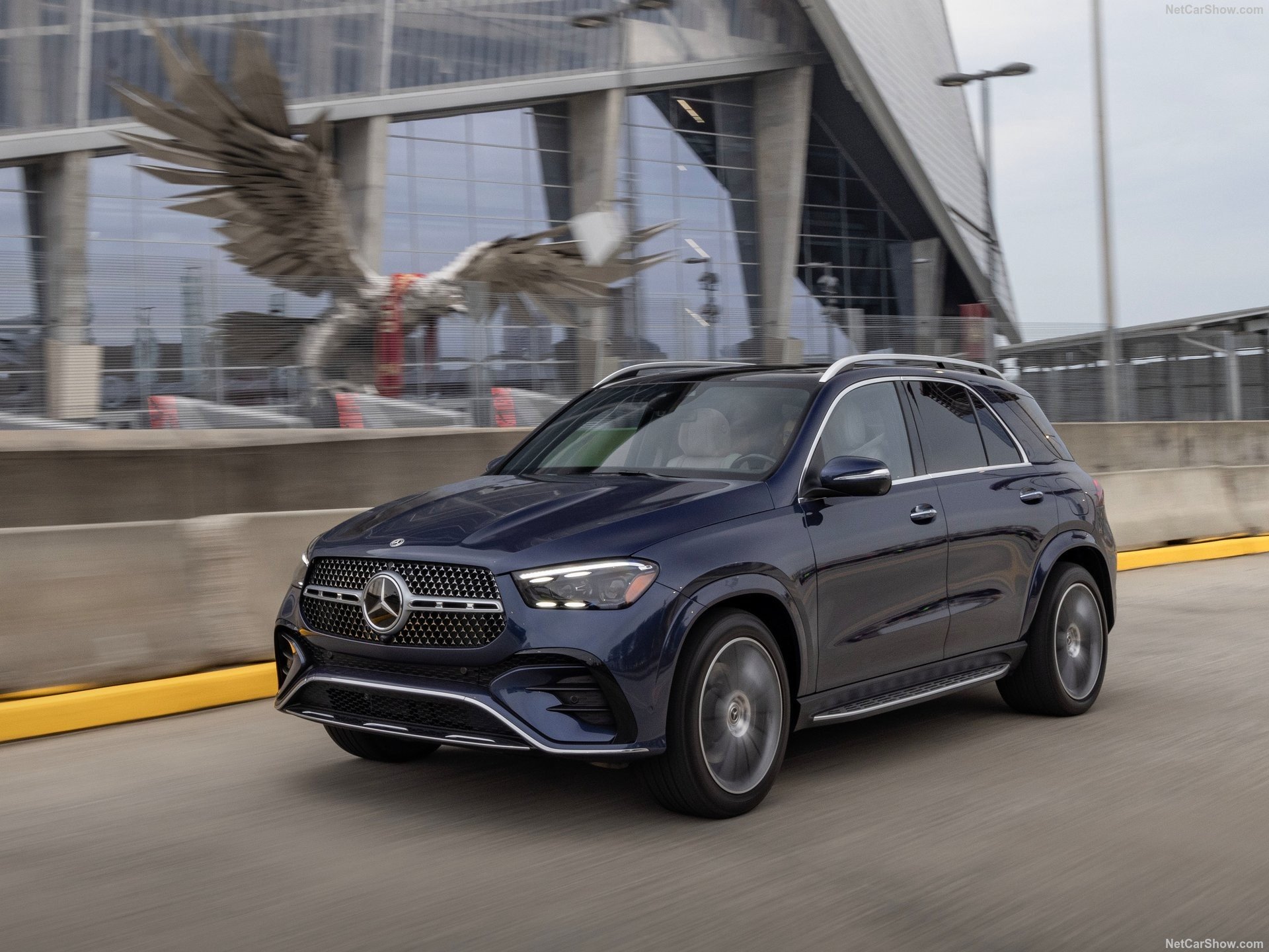 Mercedes-Benz GLE 400e ra mắt Việt Nam, SUV hybrid sạc ngoài giá 4,669 tỷ đồng