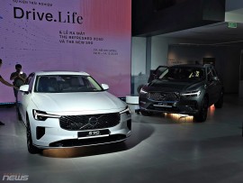 Bộ đôi Volvo XC60 và S90 2026 ra mắt, thêm trang bị, giá không đổi