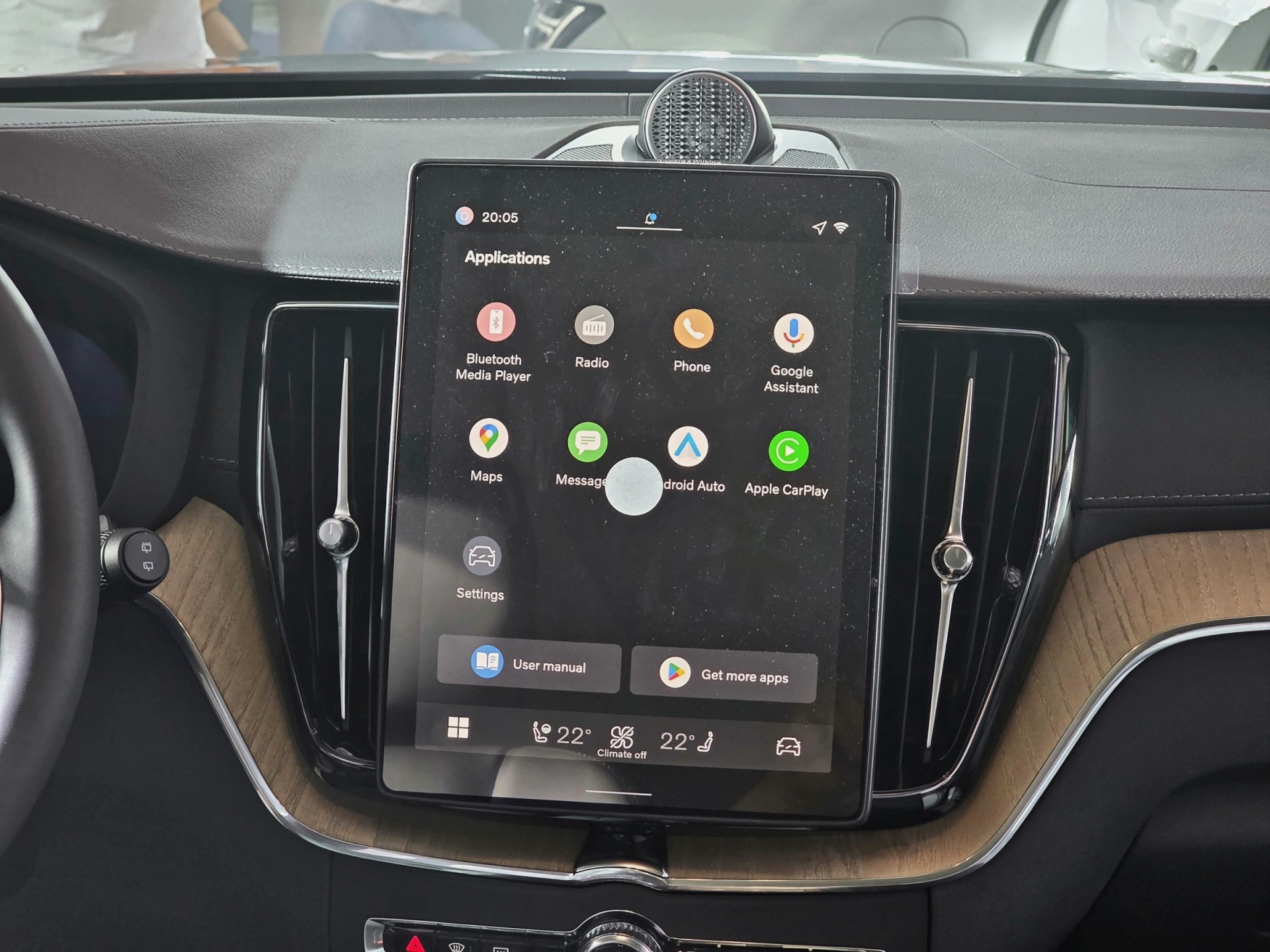 Bộ đôi Volvo XC60 và S90 2026 ra mắt, thêm trang bị, giá không đổi