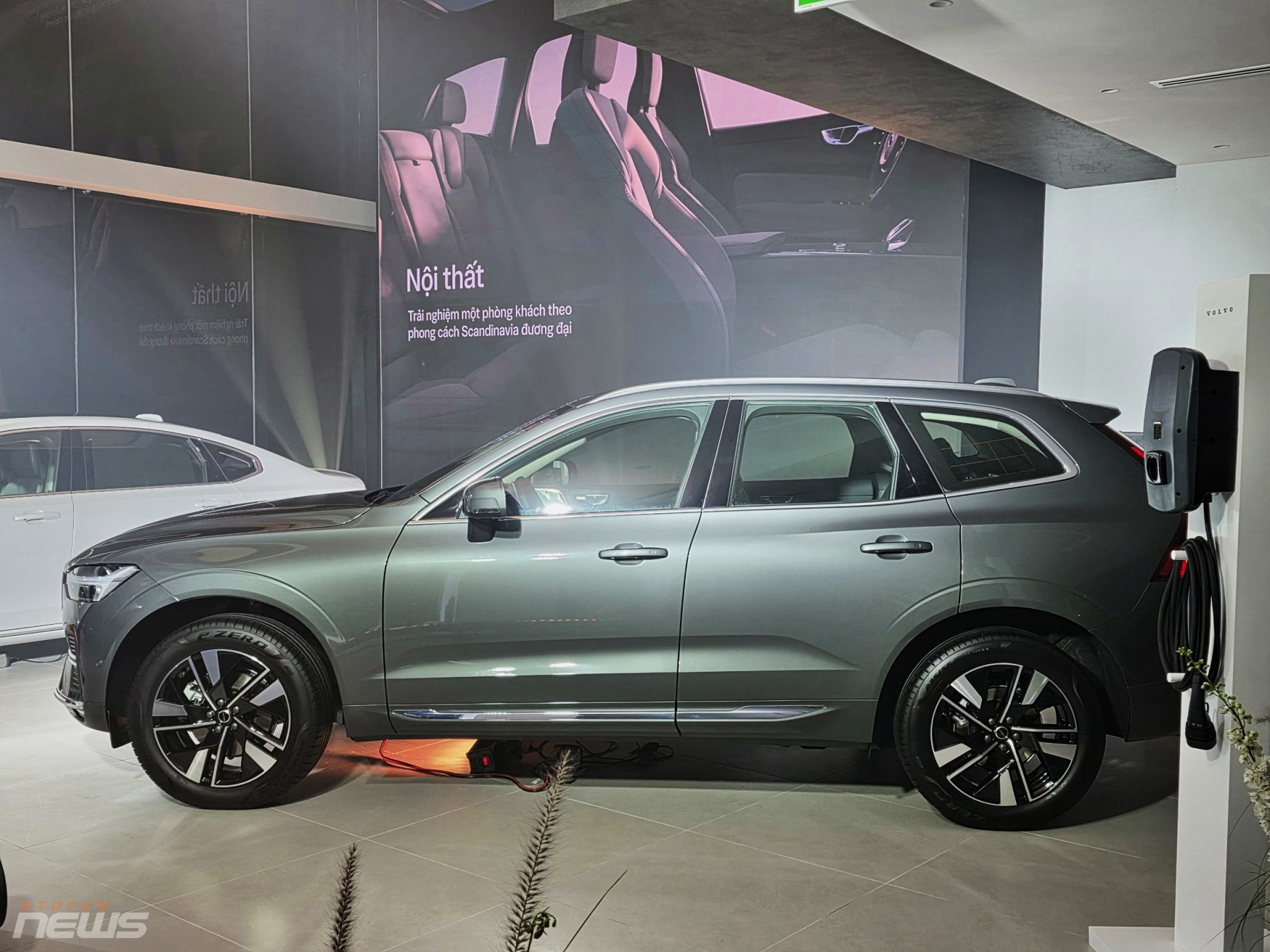 Bộ đôi Volvo XC60 và S90 2026 ra mắt, thêm trang bị, giá không đổi