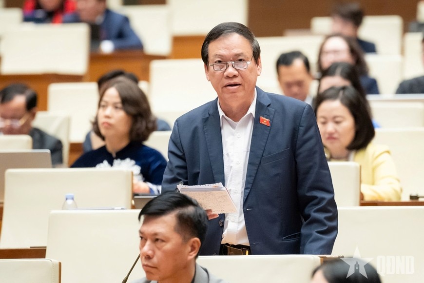 Đại biểu Quốc hội Vũ Trọng Kim phát biểu tại hội trường (Nguồn ảnh: QĐND)