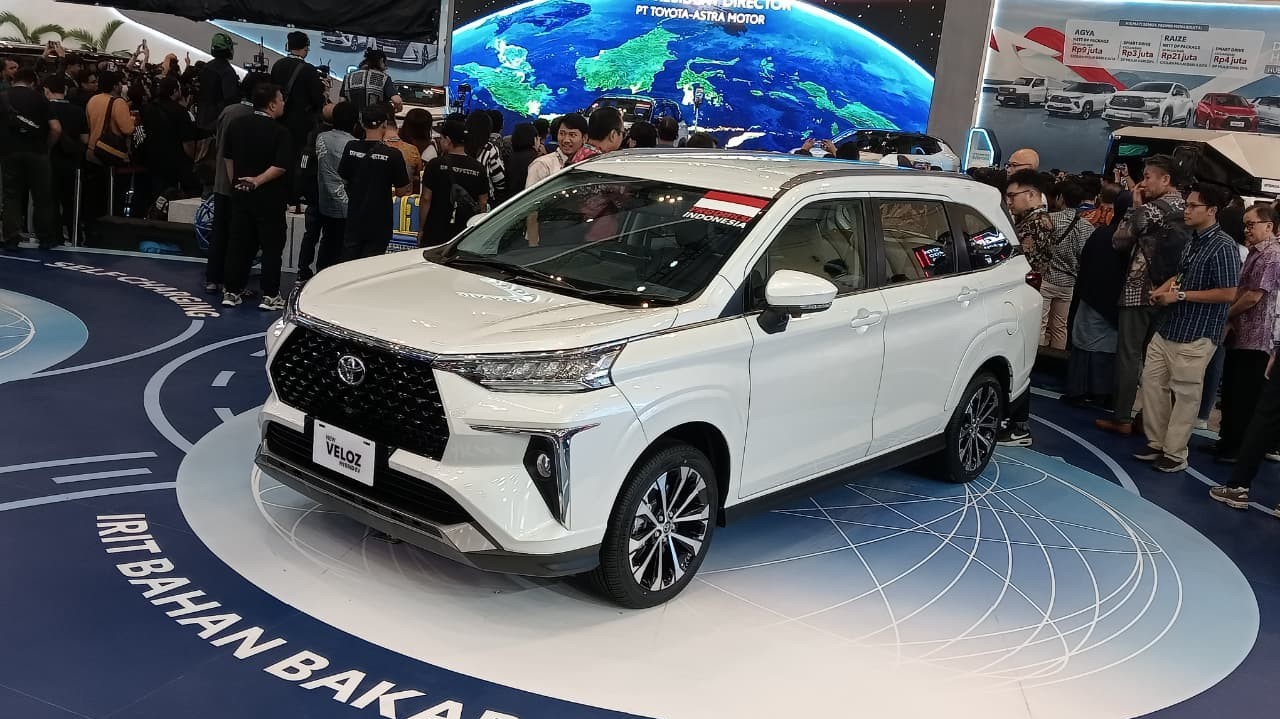 Toyota Veloz hybrid ra mắt giá quy đổi từ 472 triệu đồng