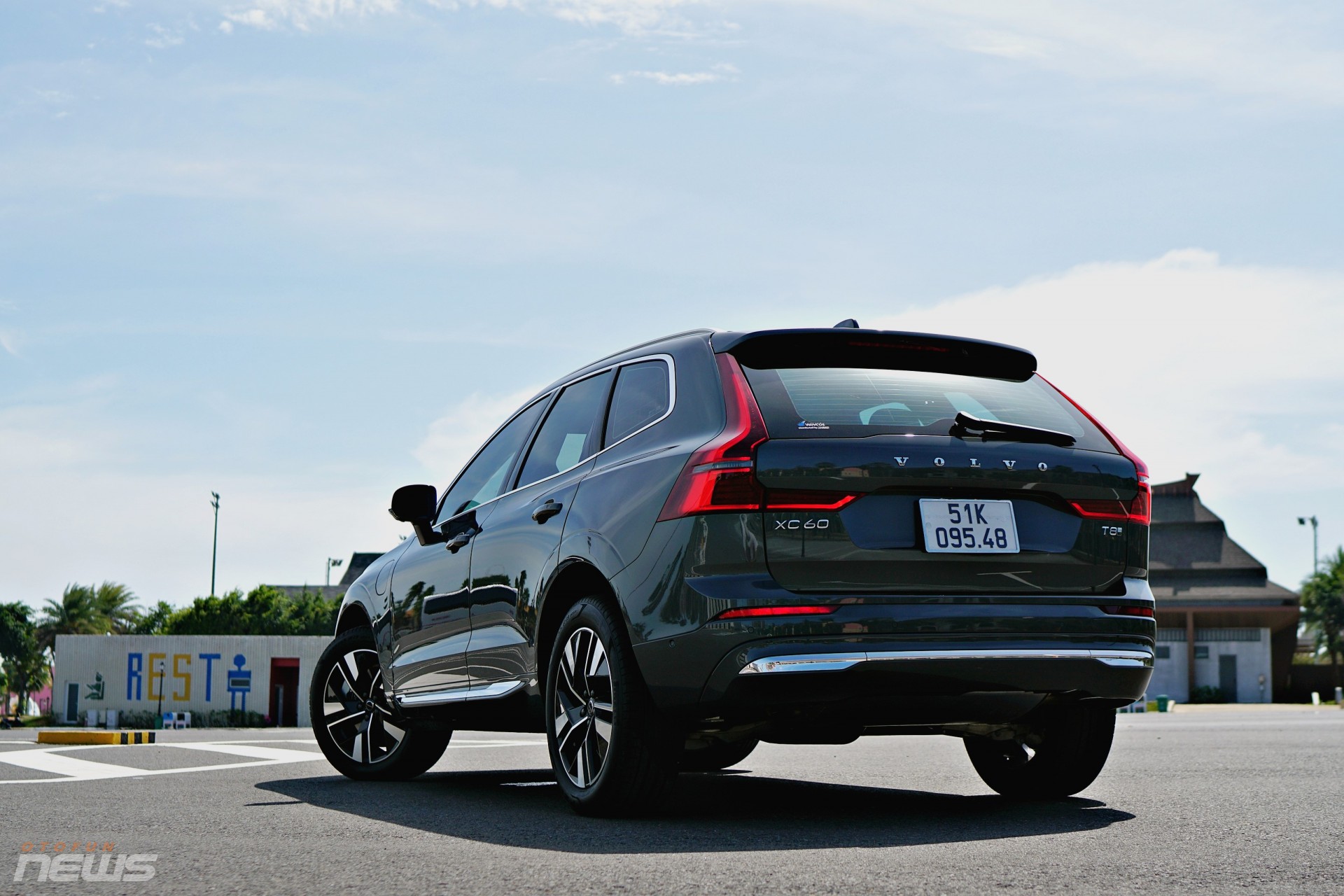 Cận cảnh Volvo XC60 T8 PHEV Ultra, 462 mã lực và 2,75 tỷ đồng