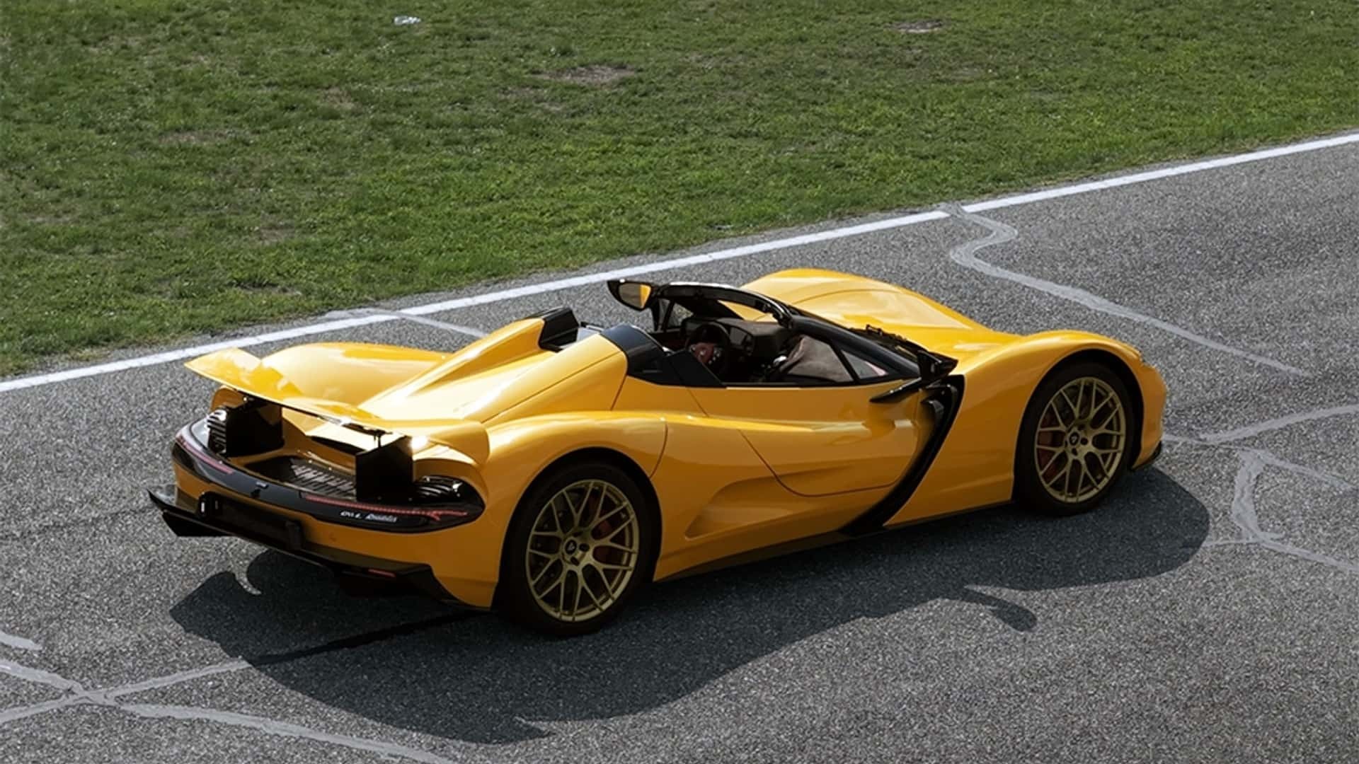 Siêu xe điện tăng tốc nhanh nhất thế giới ra mắt phiên bản mui trần, giá ước tính 3,5 triệu USD Aspark Owl Roadster là mẫu hypercar điện mang thiết kế mui trần sang chảnh