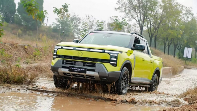 Nissan Frontier Pro - mẫu bán tải sản xuất hoàn toàn tại Trung Quốc, mở bán giá từ 633 triệu đồng