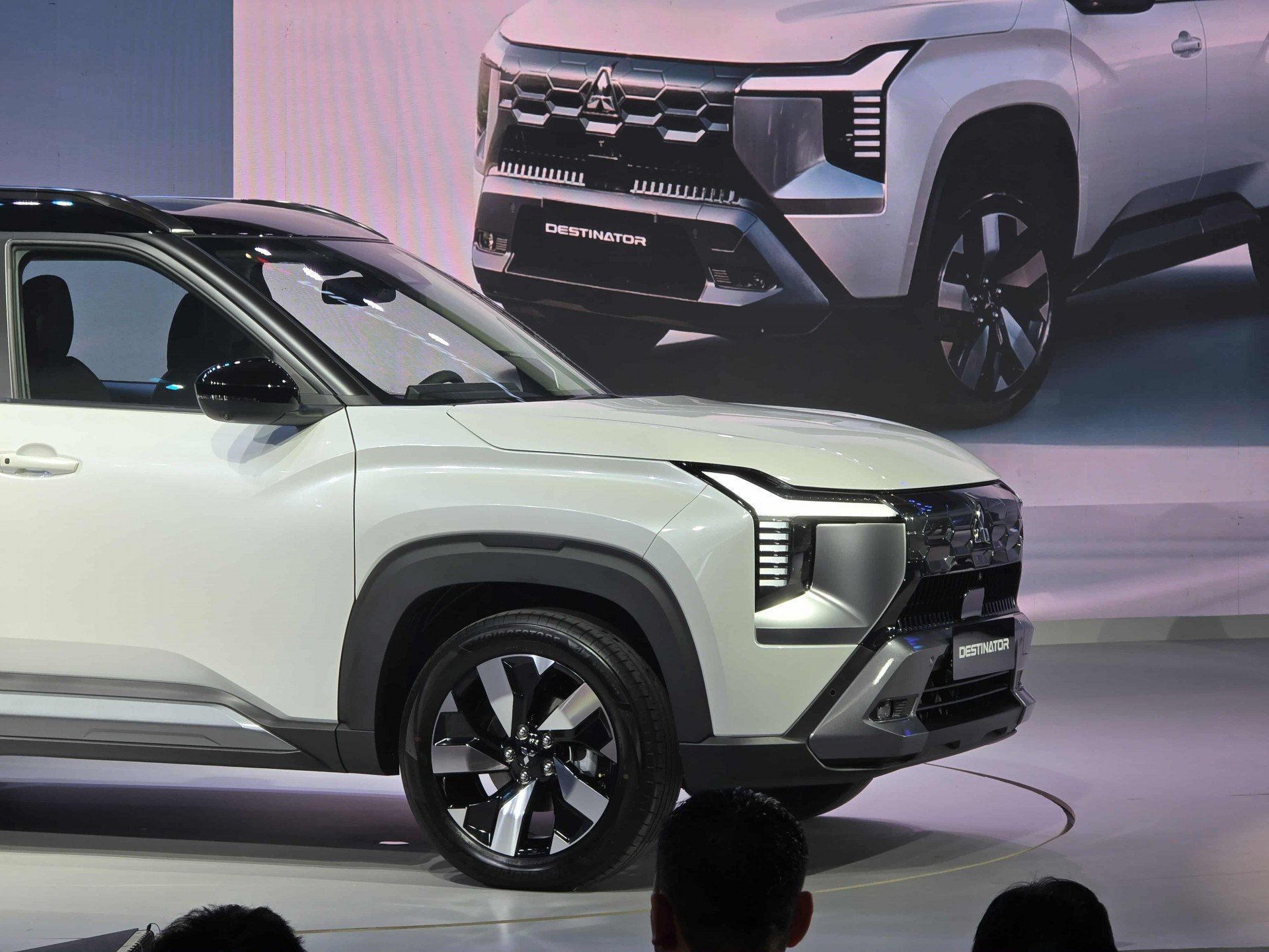 Mitsubishi Destinator ra mắt tại Việt Nam với hai phiên bản