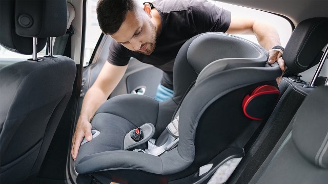 Xe ô tô vận tải hành khách không bắt buộc phải lắp ghế an toàn cho trẻ