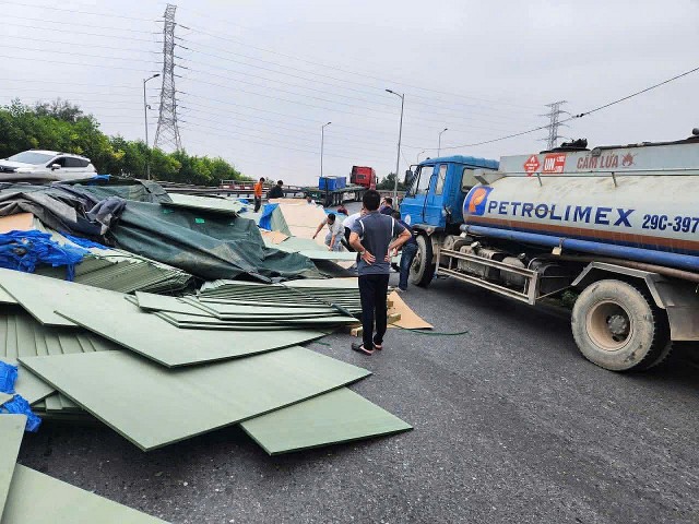 Tổng hợp tin tức tai nạn giao thông mới nhất ngày hôm nay 4/12/2025