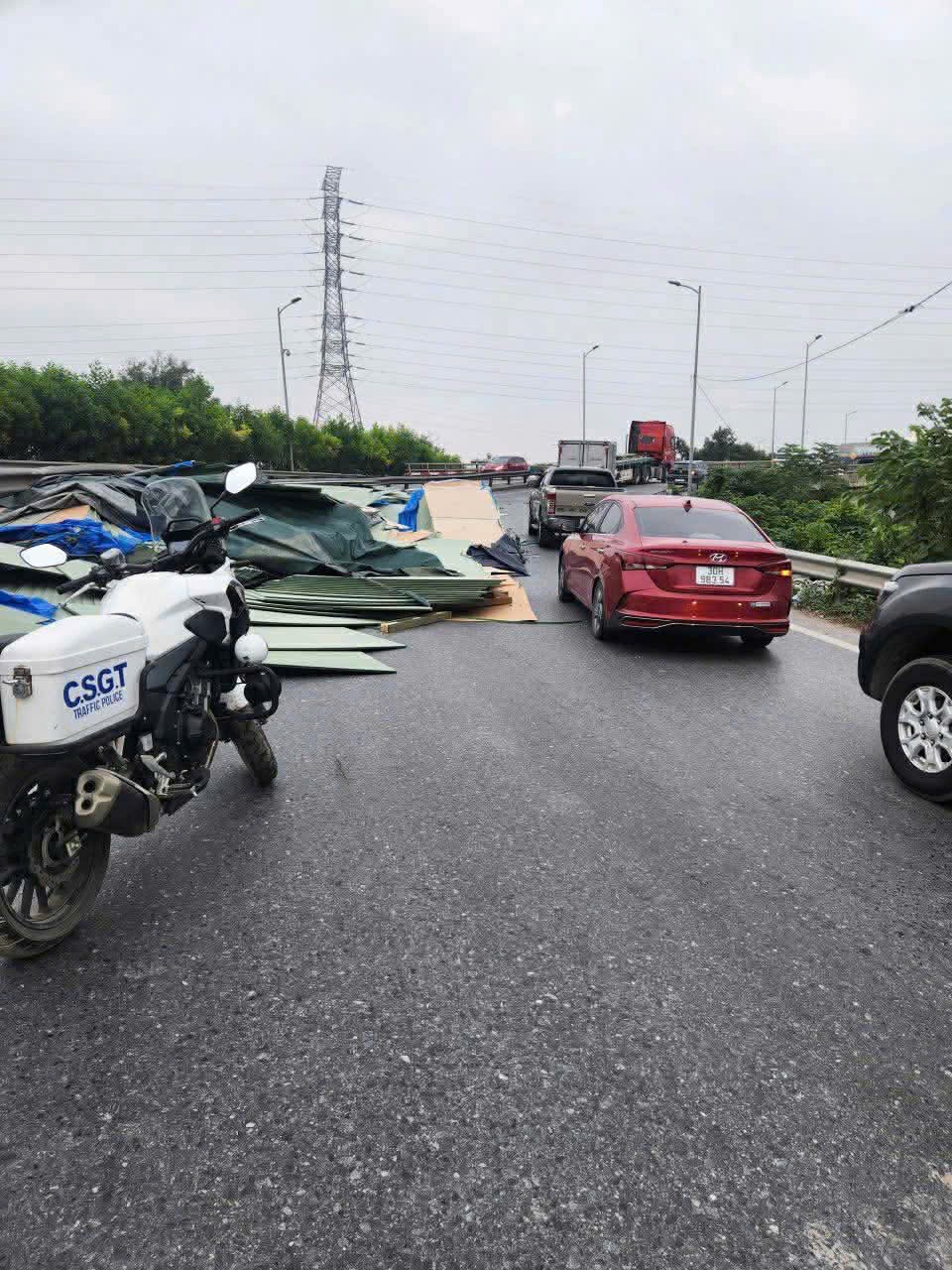 Tổng hợp tin tức tai nạn giao thông mới nhất ngày hôm nay 4/12/2025