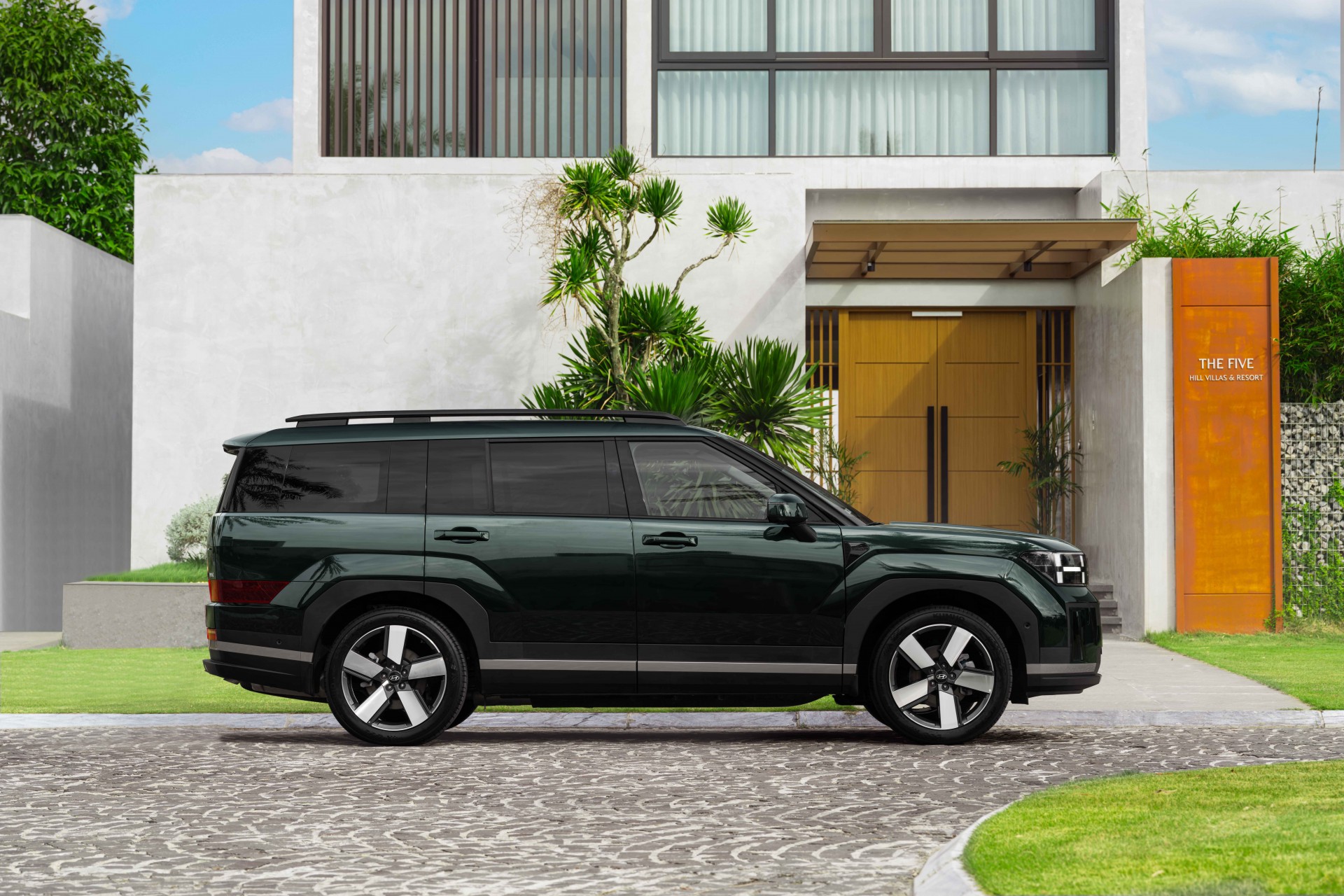 Hyundai Santa Fe Hybrid ra mắt Việt Nam, giá 1,369 tỷ đồng