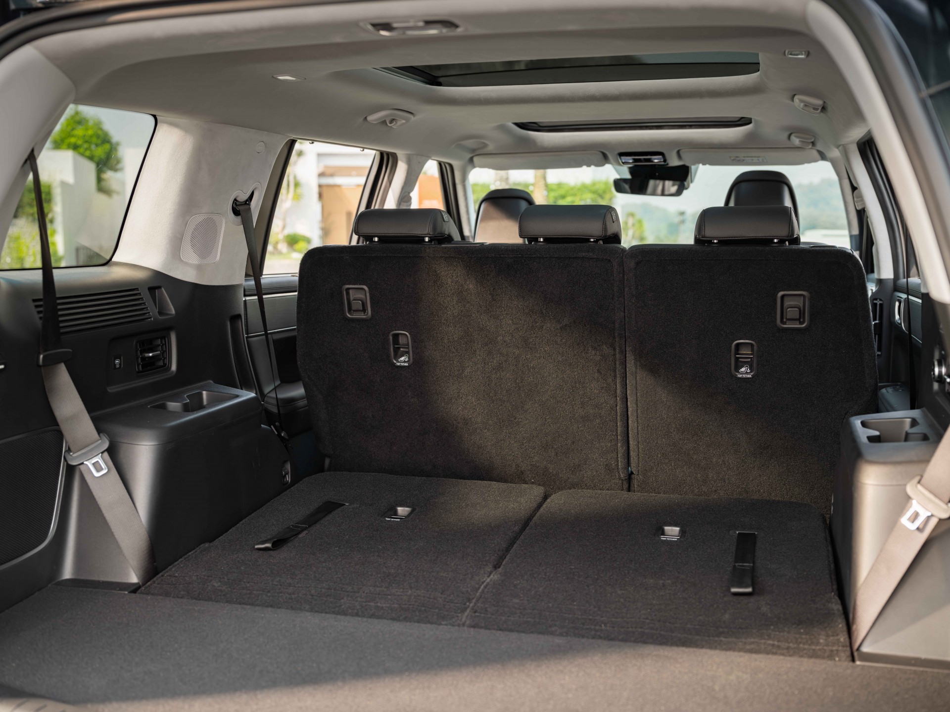 Hyundai Santa Fe Hybrid ra mắt Việt Nam, giá 1,369 tỷ đồng