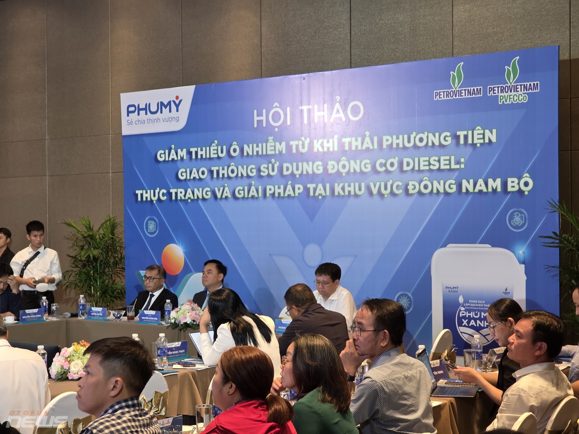 TP.HCM tìm hướng giảm ô nhiễm từ xe diesel, PVFCCo giới thiệu dung dịch DEF mới