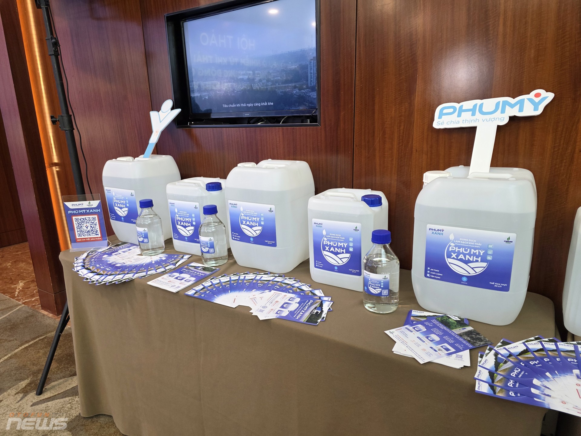 TP.HCM tìm hướng giảm ô nhiễm từ xe diesel, PVFCCo giới thiệu dung dịch DEF mới