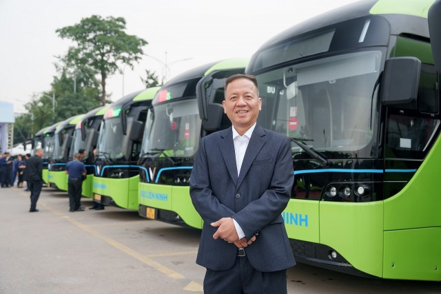Một công ty ở Hà Nội thay thế toàn bộ đội xe bằng xe buýt điện VinFast