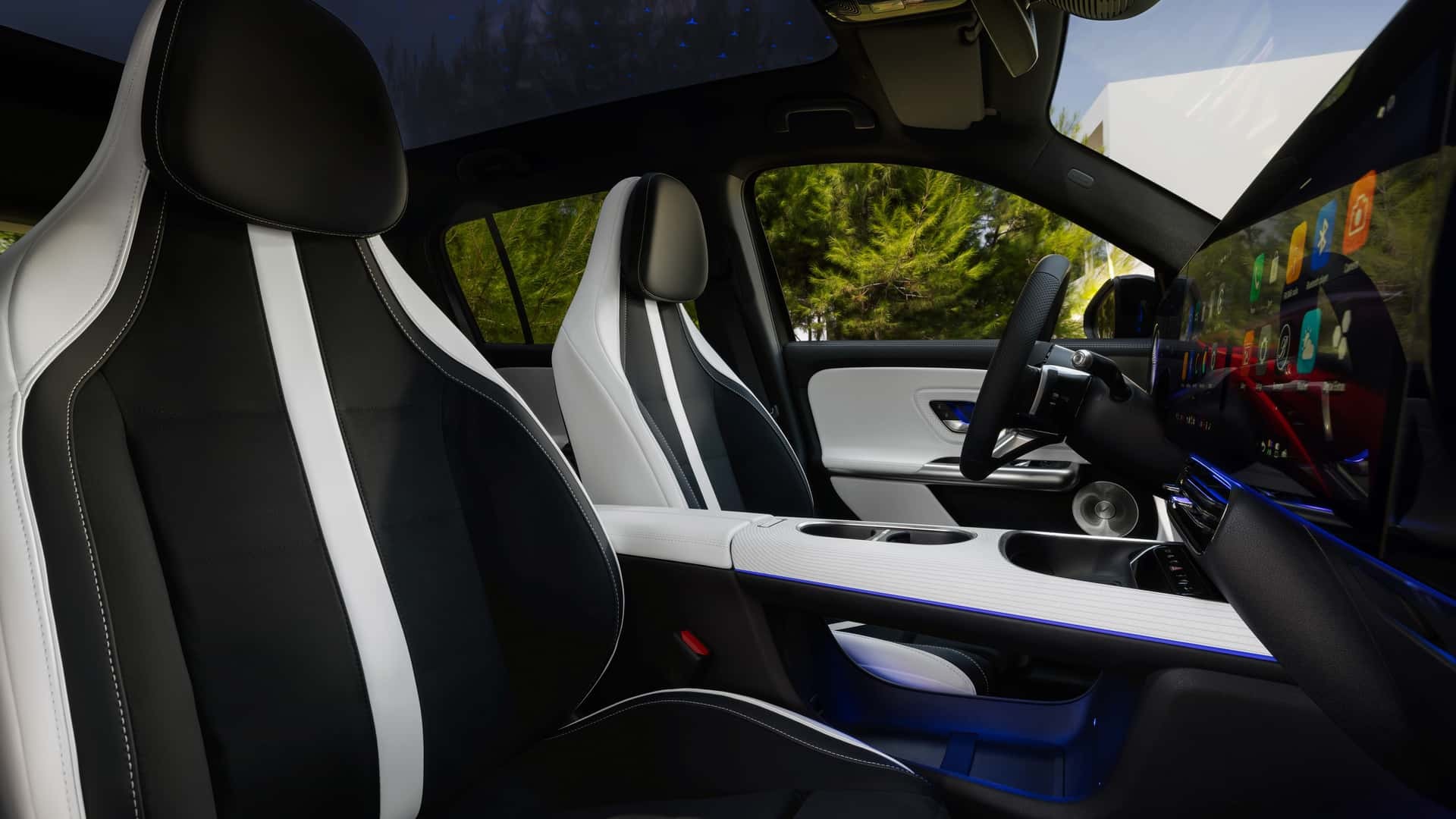 Hàng ghế trước của Mercedes-Benz GLB 2026