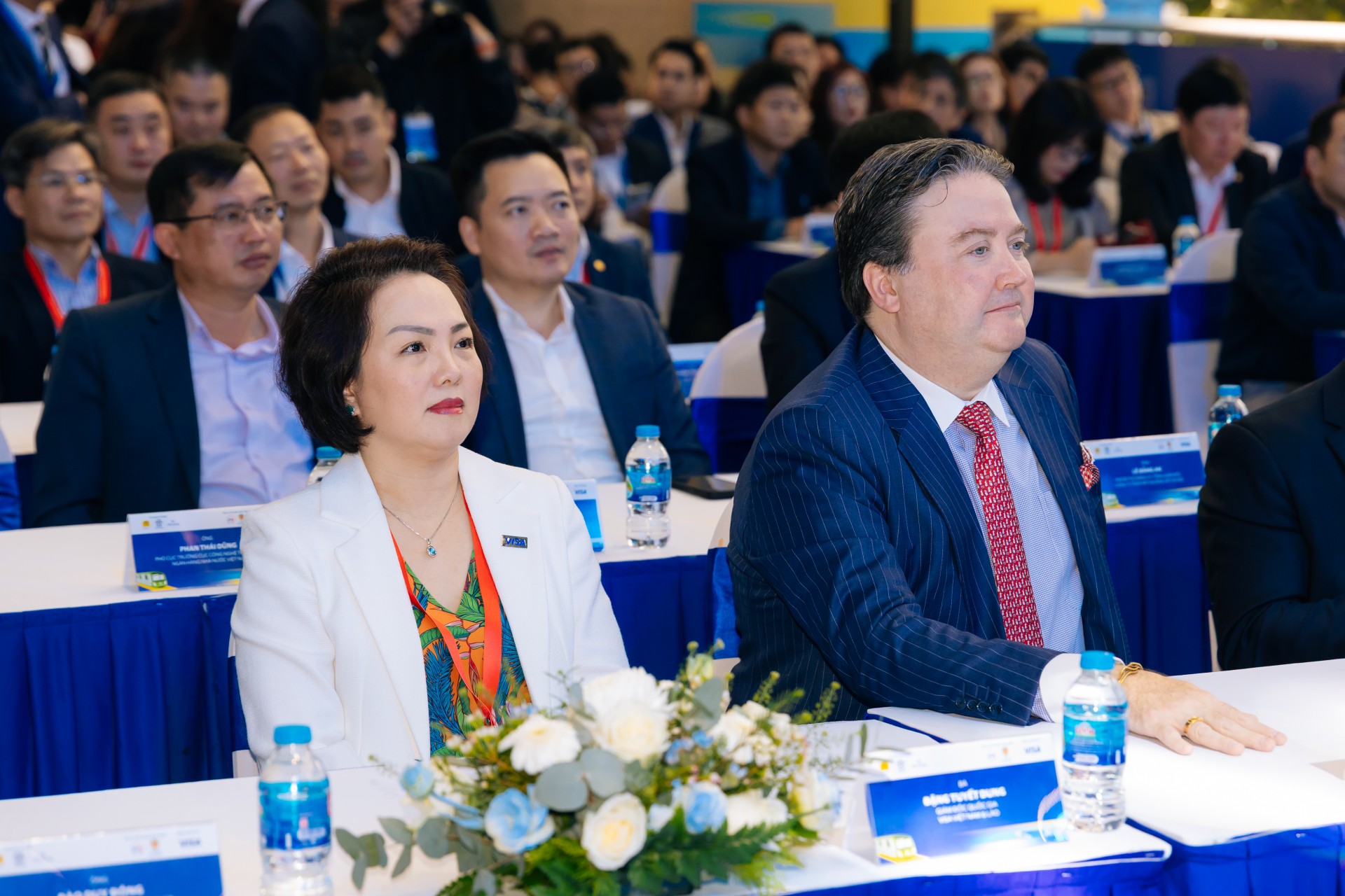 Visa ra mắt giải pháp thanh toán “chạm để di chuyển” đầu tiên tại Hà Nội trên tuyến Metro 2A