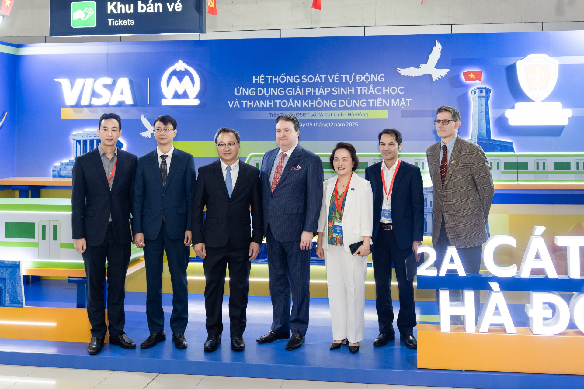 Visa ra mắt giải pháp thanh toán “chạm để di chuyển” đầu tiên tại Hà Nội trên tuyến Metro 2A
