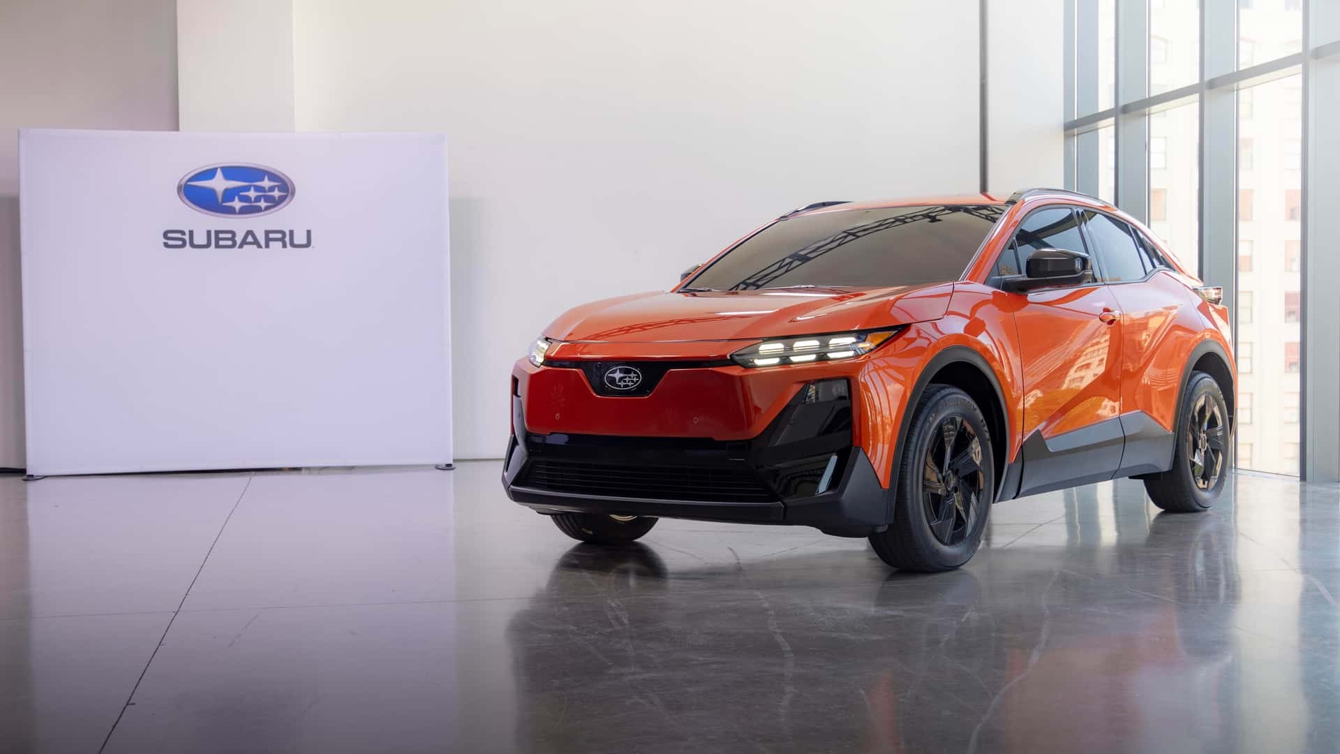 Subaru Uncharted 2026 - mẫu xe điện giá mềm nhất của hãng xe Nhật chính thức ra mắt