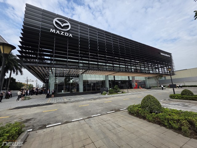 Khai trương showroom Mazda flagship đầu tiên Đông Nam Á tại TP.HCM