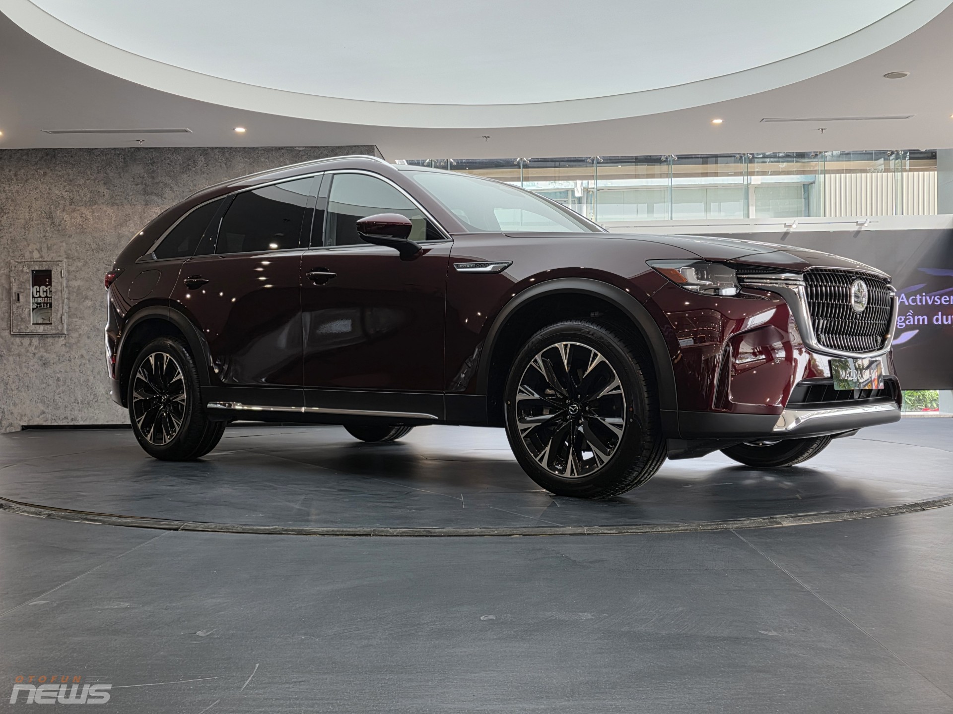 undefined Mazda khai trương showroom flagship đầu tiên tại Đông Nam Á