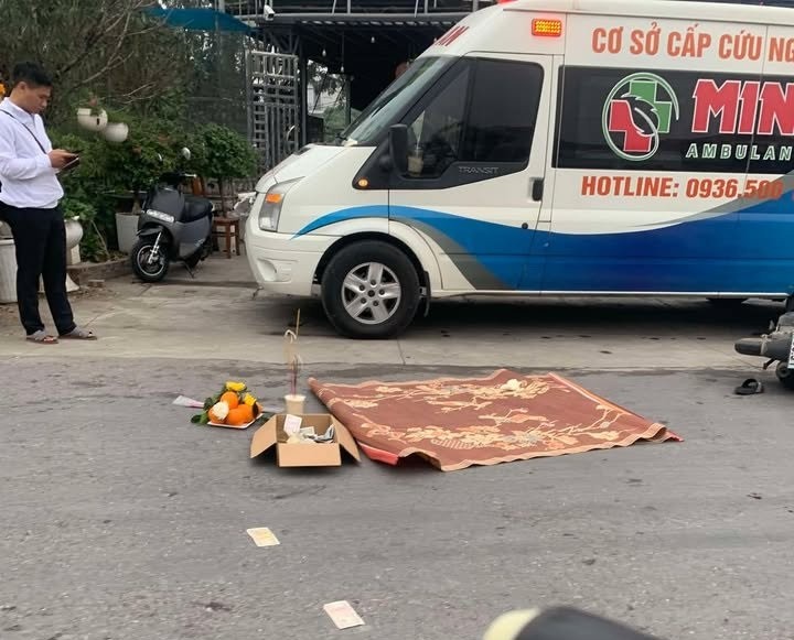 Ngã xuống đường đúng lúc xe tải chạy tới, người đàn ông tử vong thương tâm Ngã xuống đường đúng lúc xe tải chạy tới, người đàn ông tử vong thương tâm