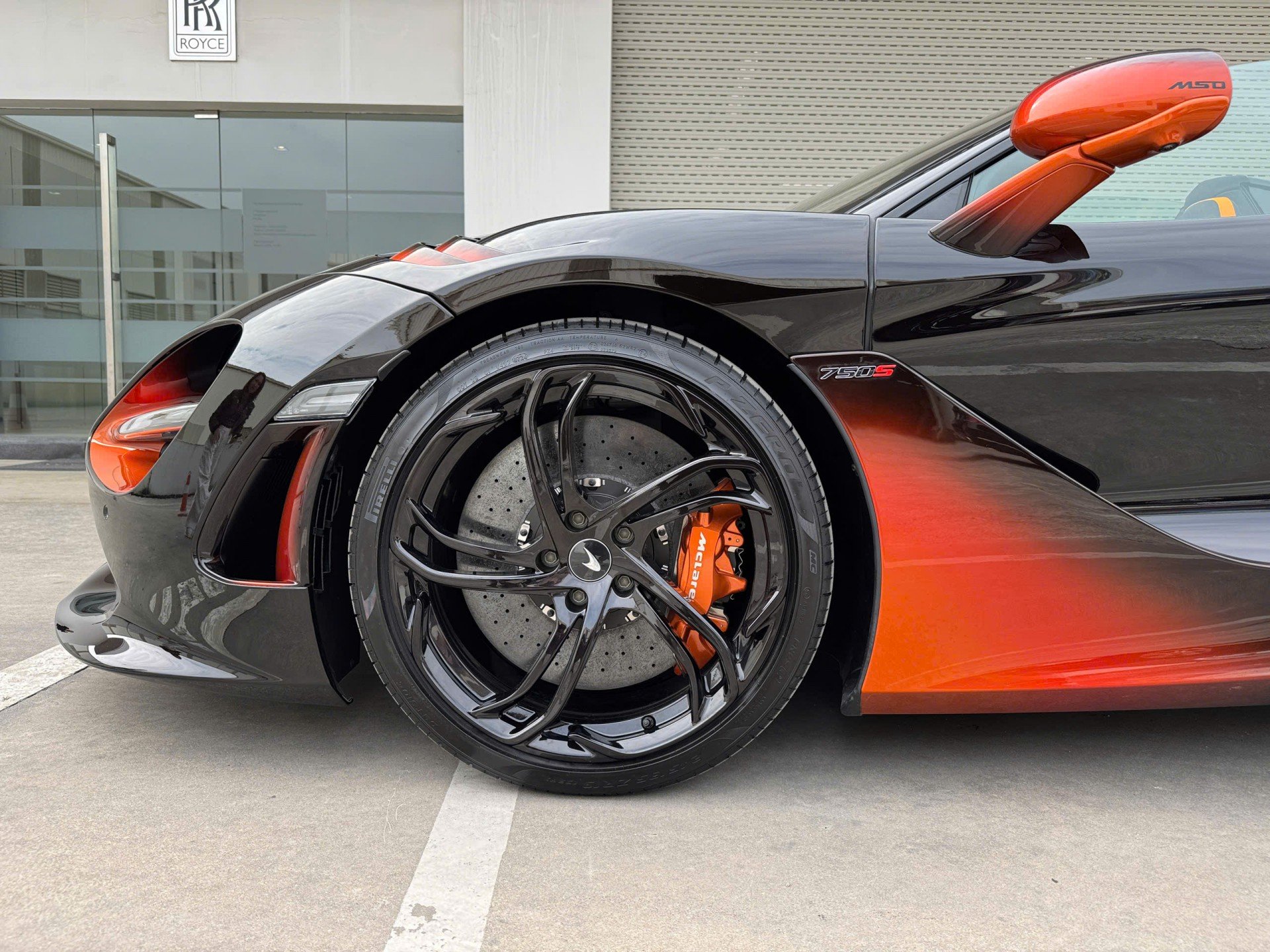 McLaren 750S Spider Orange Coriolis xuất hiện tại Hà Nội