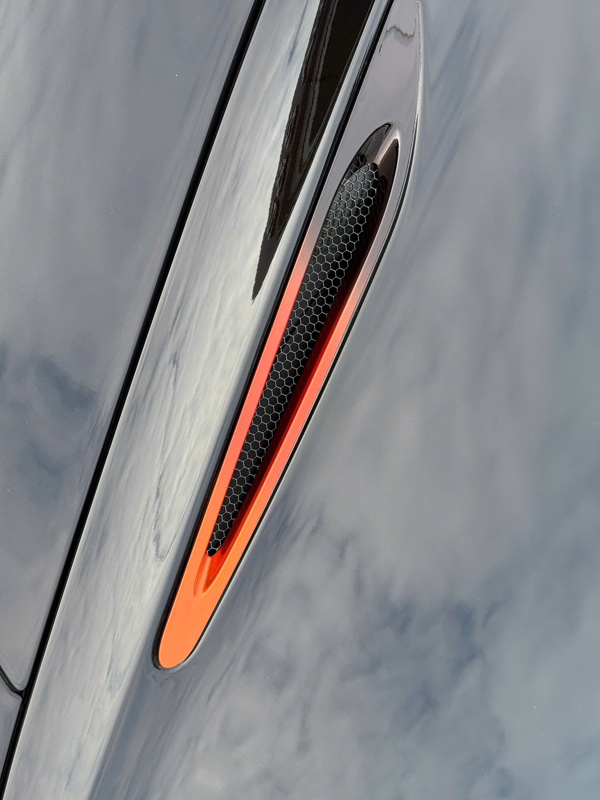 McLaren 750S Spider Orange Coriolis xuất hiện tại Hà Nội