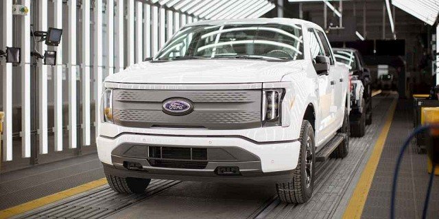 Ford chính thức khai tử bán tải điện F-150 Lightning, sẽ ra mắt phiên bản EREV đi trên 1.100 km
