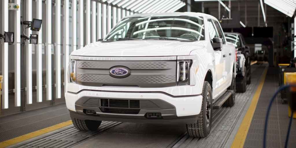 Ford chính thức khai tử bán tải điện F-150 Lightning, sẽ ra mắt phiên bản EREV đi trên 1.100 km