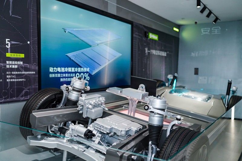Tham quan bảo tàng Di-Space BYD tại Trịnh Châu, Trung Quốc Di-Space BYD có trưng bày đủ thông tin về nền tảng khung gầm, công nghệ pin của hãng