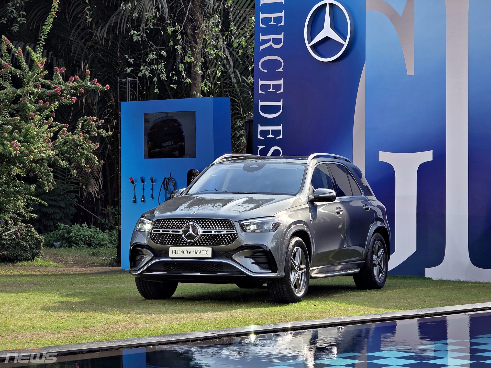 Cận cảnh SUV plug-in hybrid Mercedes-Benz GLE 400e