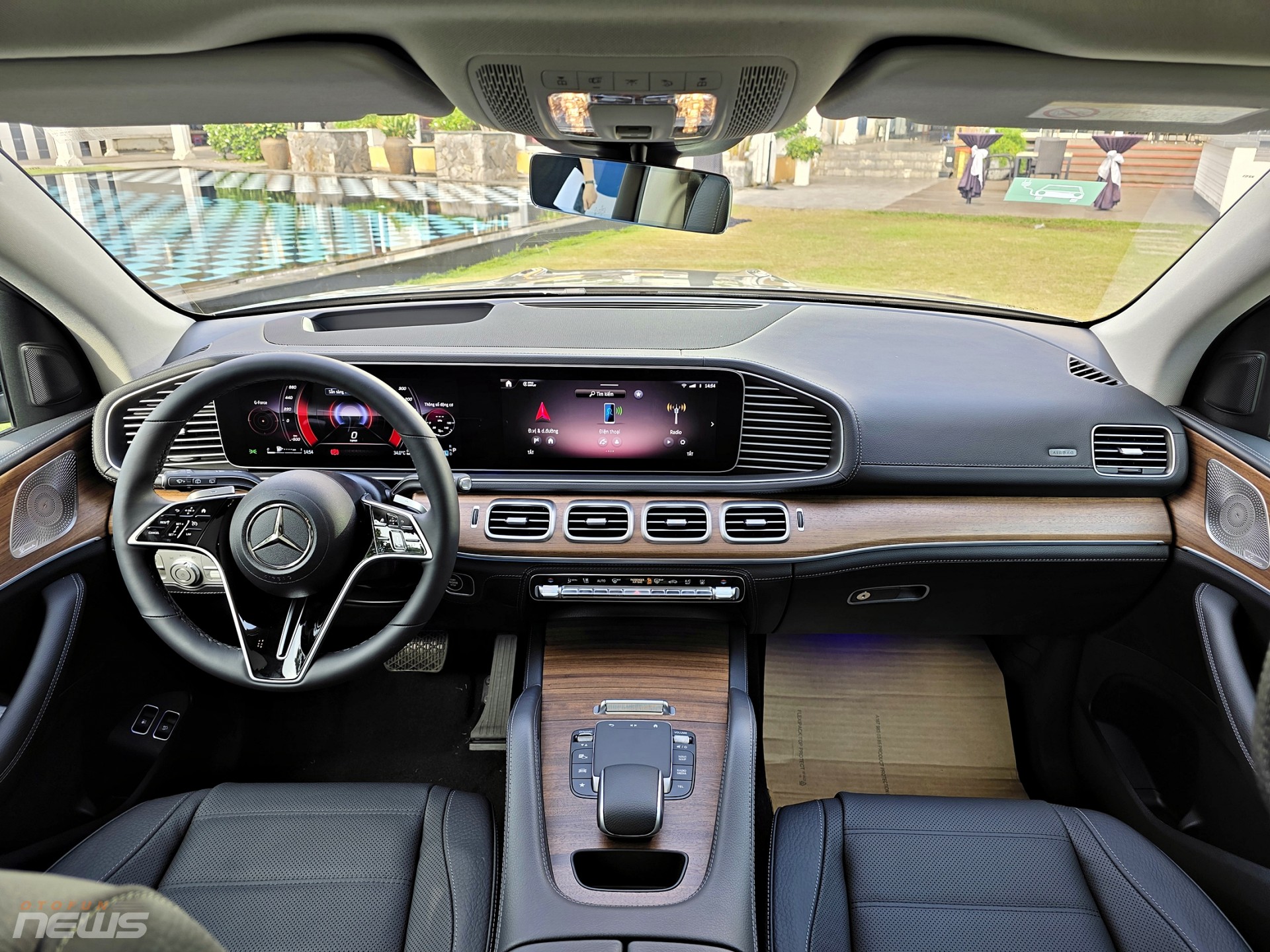 Cận cảnh SUV plug-in hybrid Mercedes-Benz GLE 400e