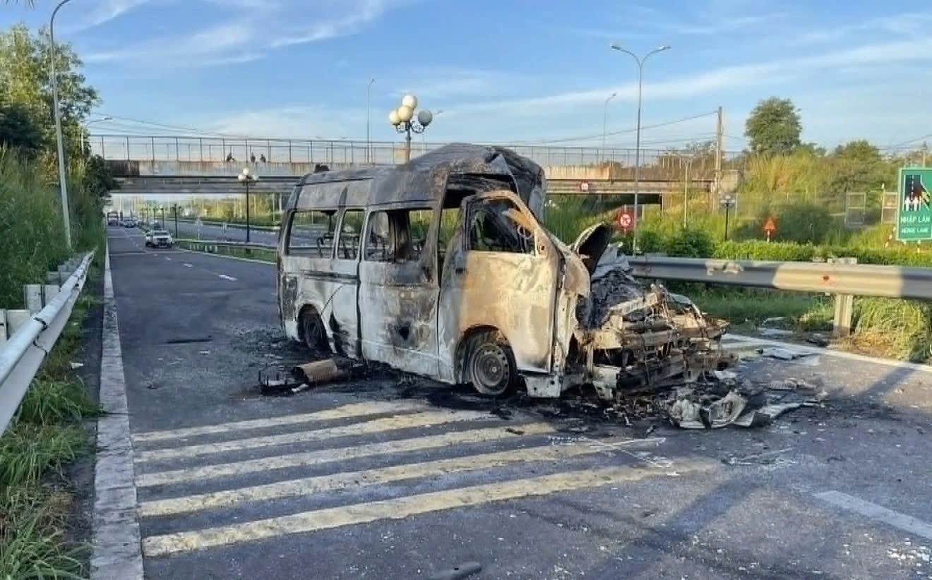 Nguyên nhân dẫn đến vụ va chạm giữa xe cứu thương và xe công tại trạm dừng cao tốc Nguyên nhân dẫn đến vụ va chạm giữa xe cứu thương và xe công tại trạm dừng cao tốc