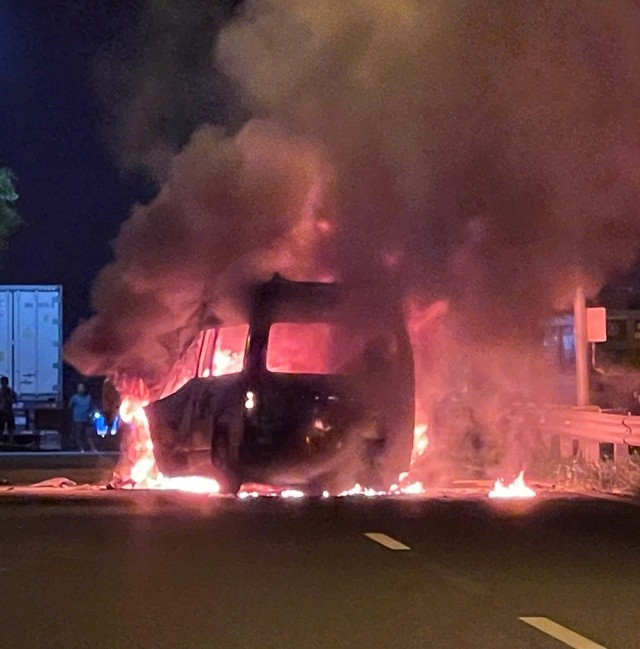 Nguyên nhân dẫn đến vụ va chạm giữa xe cứu thương và xe công tại trạm dừng cao tốc Nguyên nhân dẫn đến vụ va chạm giữa xe cứu thương và xe công tại trạm dừng cao tốc