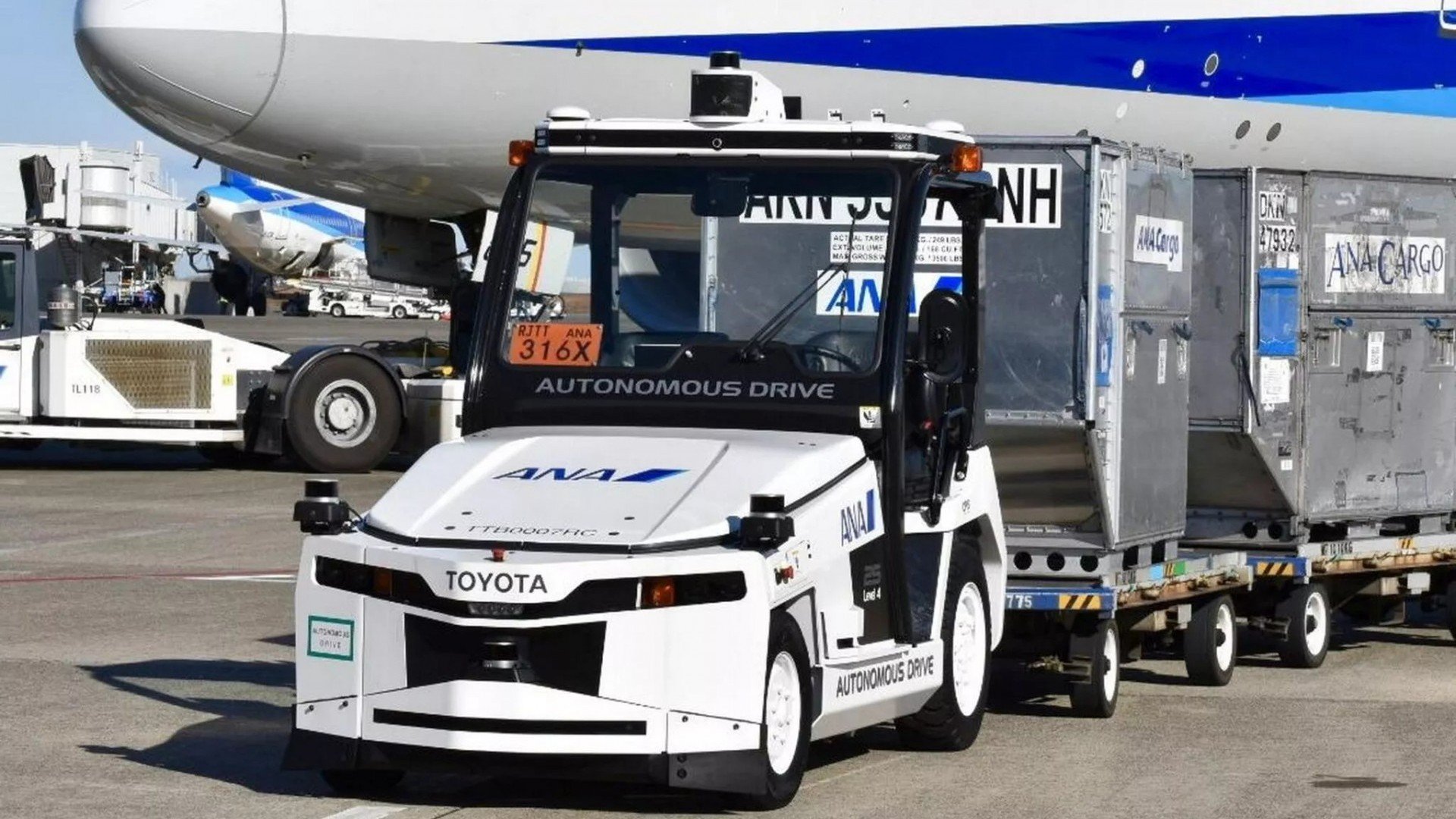 Toyota triển khai phương tiện tự lái Level 4 tại sân bay bận rộn nhất Nhật Bản