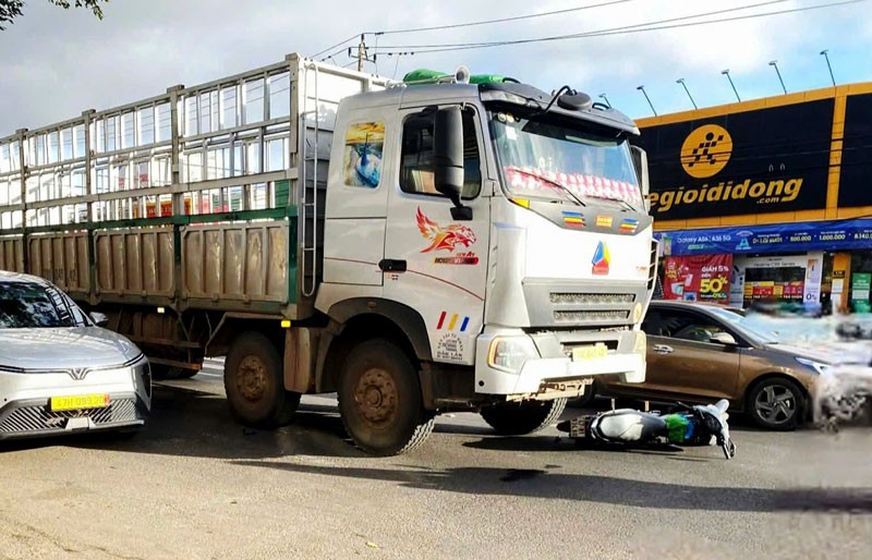 Tổng hợp tin tức tai nạn giao thông mới nhất ngày hôm nay 23/12/2025