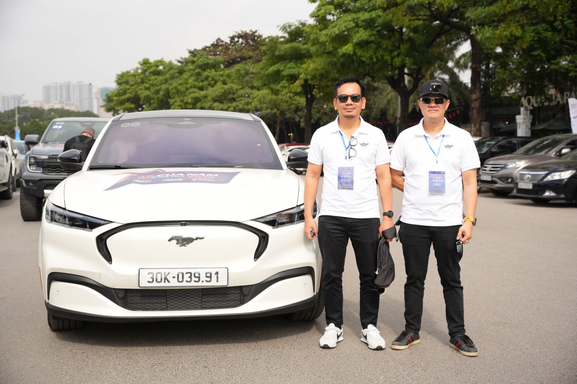 Xe Của Năm 2026: Các giám khảo nói gì về Ford Mustang Mach-E?